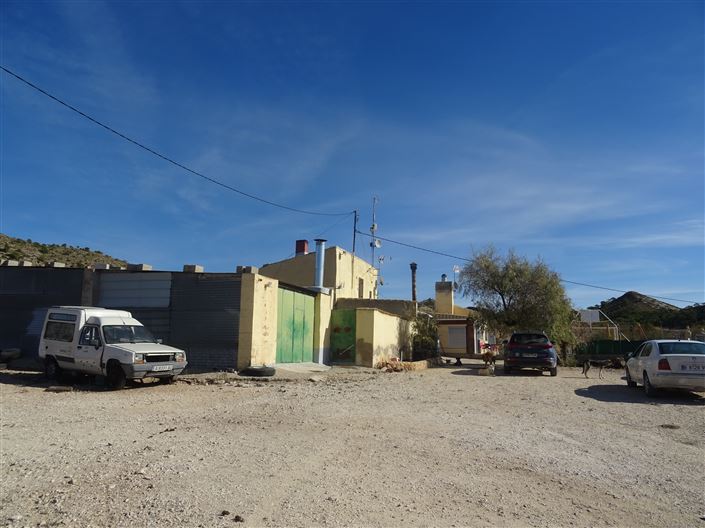 Image No.2-4 Bed Country House for sale