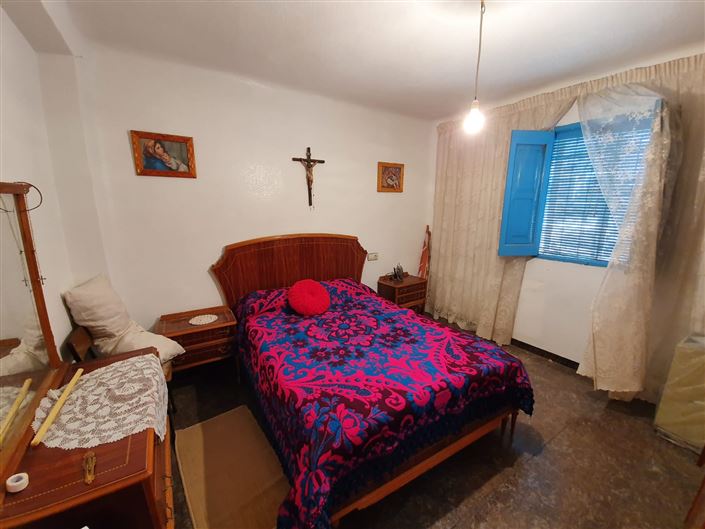 Image No.7-4 Bed Country House for sale