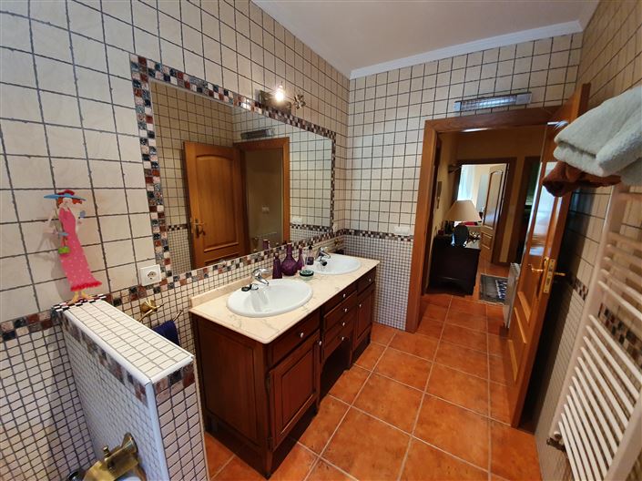 Image No.15-4 Bed Villa for sale