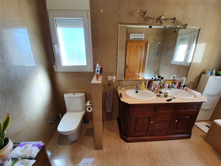 Image No.28-4 Bed Villa for sale