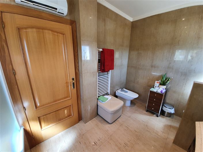 Image No.29-4 Bed Villa for sale