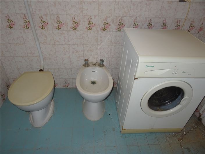 Image No.14-7 Bed Townhouse for sale