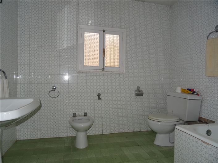 Image No.26-7 Bed Townhouse for sale