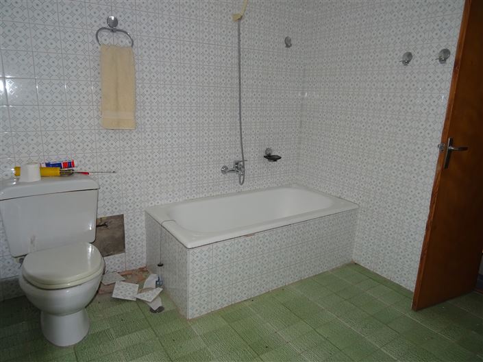 Image No.27-7 Bed Townhouse for sale