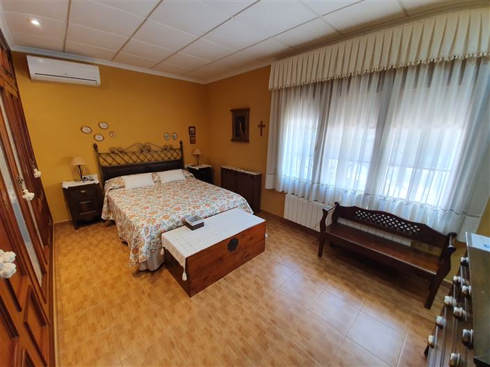 Image No.12-Maison de campagne de 10 chambres à vendre à Monóvar