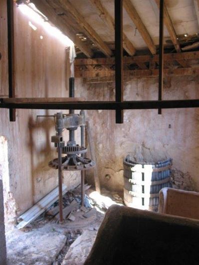 Image No.17-4 Bed Farmhouse for sale