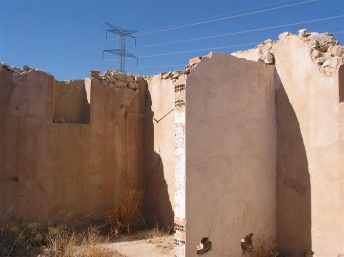 Image No.18-4 Bed Farmhouse for sale