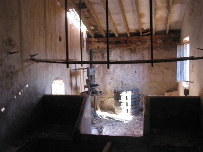 Image No.24-4 Bed Farmhouse for sale