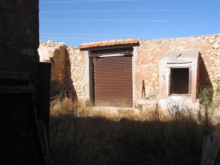 Image No.26-4 Bed Farmhouse for sale