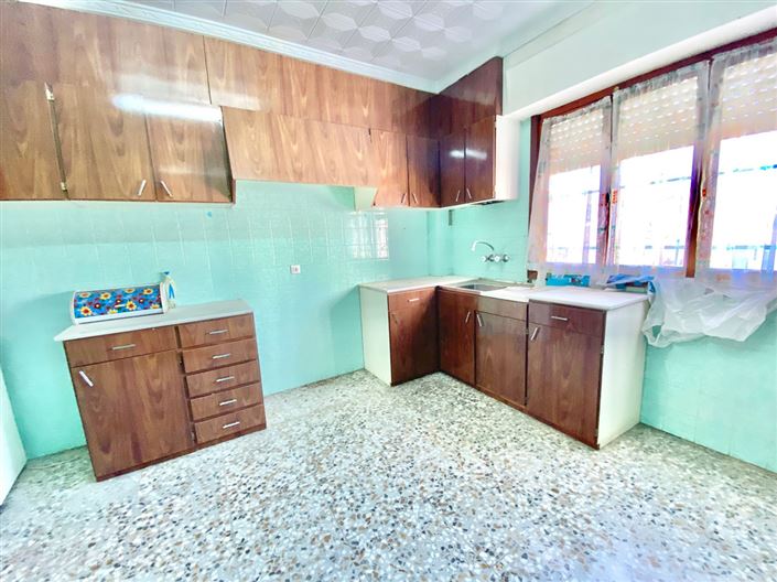 Image No.11-5 Bed Townhouse for sale