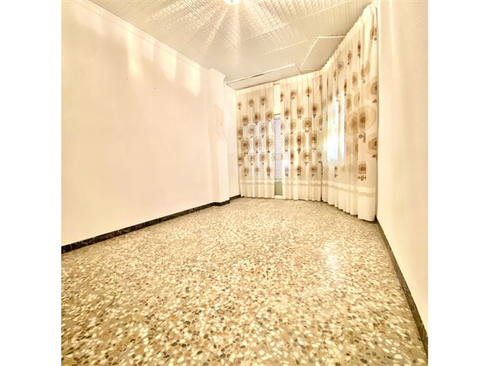 Image No.5-5 Bed Townhouse for sale