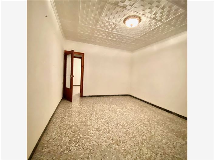 Image No.7-5 Bed Townhouse for sale