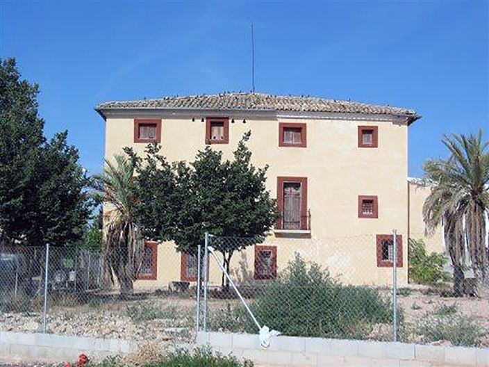 Image No.1-8 Bed Country House for sale