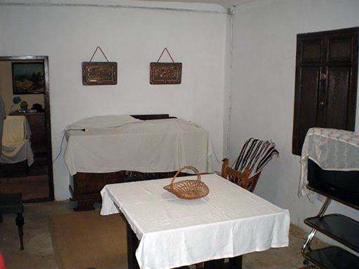 Image No.13-8 Bed Country House for sale