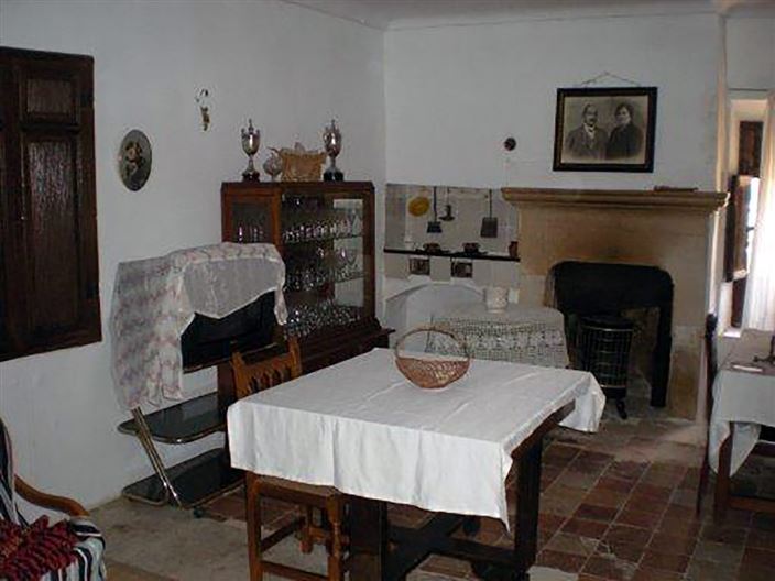 Image No.14-8 Bed Country House for sale