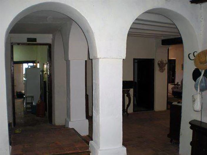 Image No.5-8 Bed Country House for sale