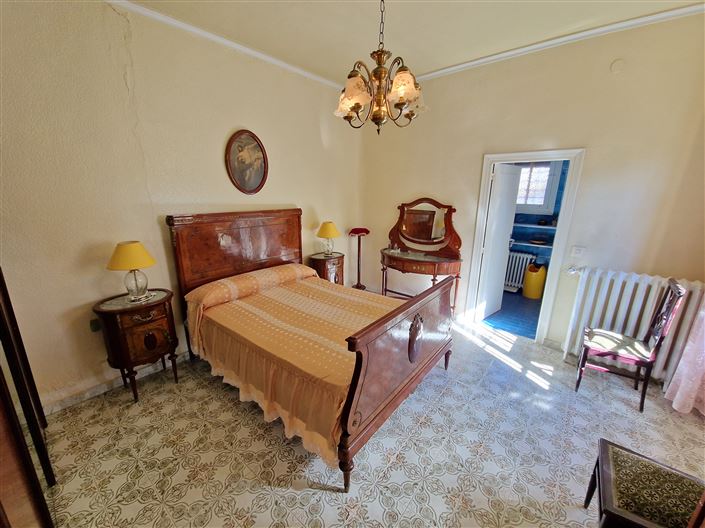 Image No.10-6 Bed Country House for sale