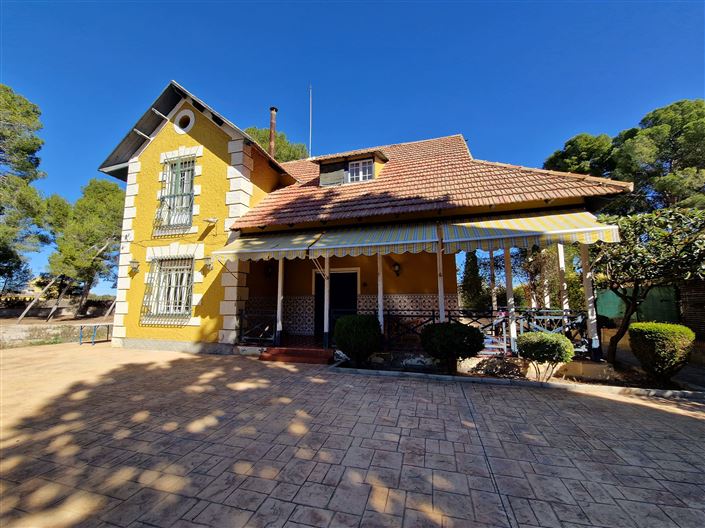 Image No.2-6 Bed Country House for sale