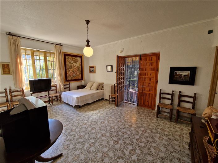 Image No.8-6 Bed Country House for sale