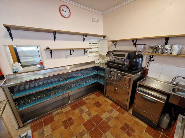 Image No.14-5 Bed Commercial for sale