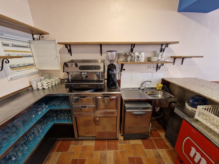 Image No.15-5 Bed Commercial for sale