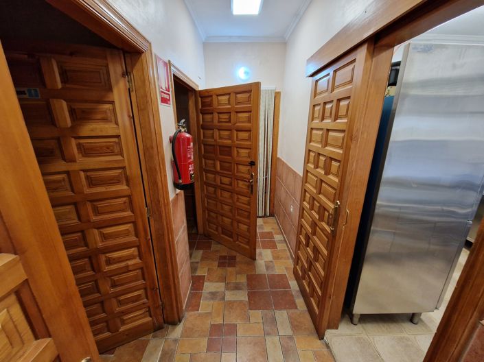 Image No.18-5 Bed Commercial for sale