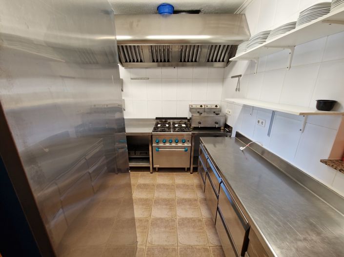 Image No.19-5 Bed Commercial for sale