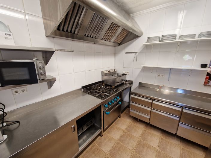 Image No.21-5 Bed Commercial for sale