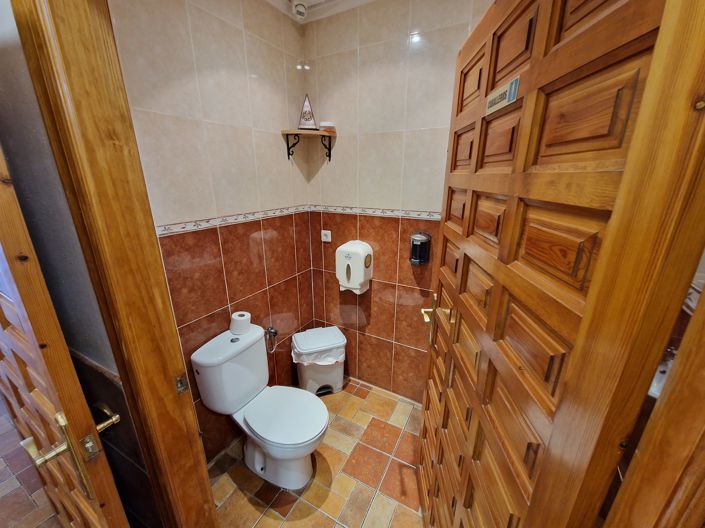 Image No.24-5 Bed Commercial for sale