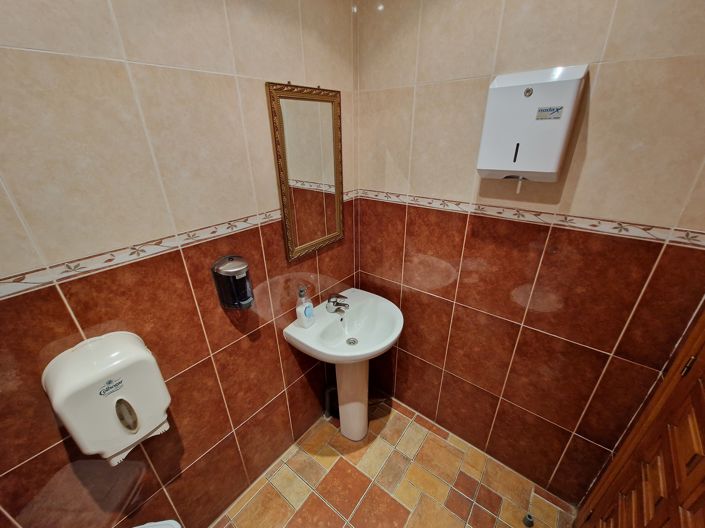 Image No.25-5 Bed Commercial for sale