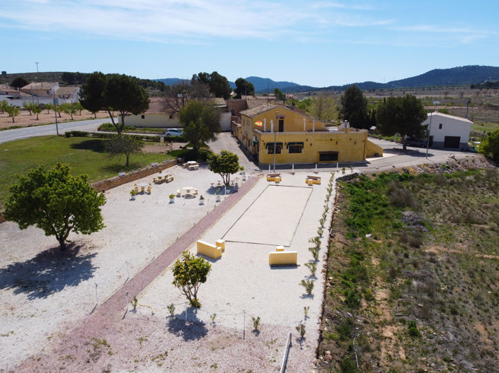 Image No.7-5 Bed Commercial for sale