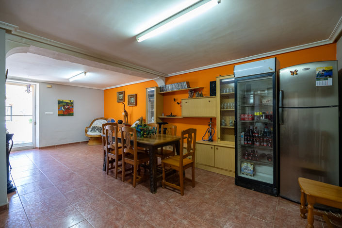 Image No.10-6 Bed Country House for sale