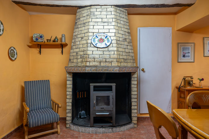 Image No.11-6 Bed Country House for sale