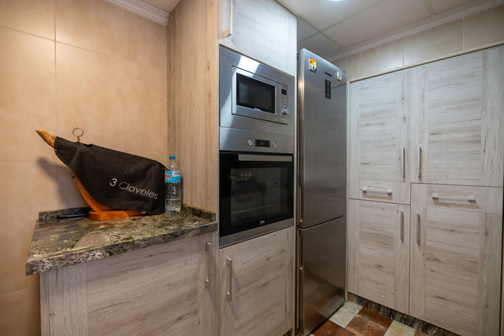 Image No.19-6 Bed Country House for sale