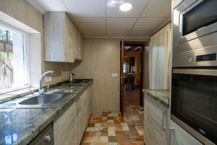 Image No.20-6 Bed Country House for sale