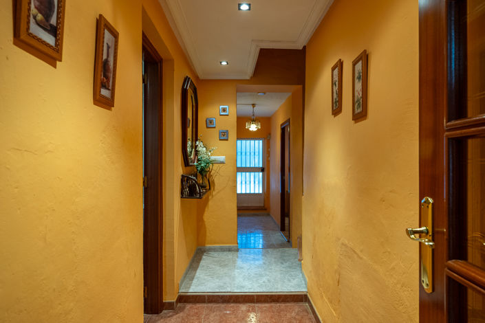 Image No.25-6 Bed Country House for sale