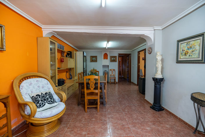 Image No.8-6 Bed Country House for sale