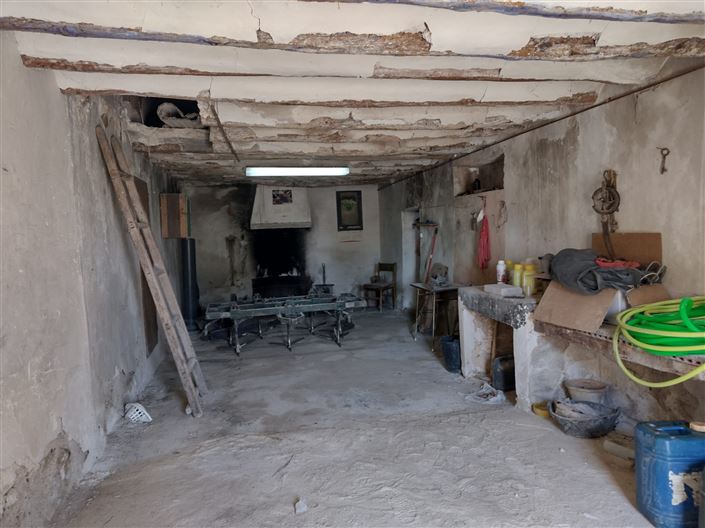 Image No.11-4 Bed Farmhouse for sale