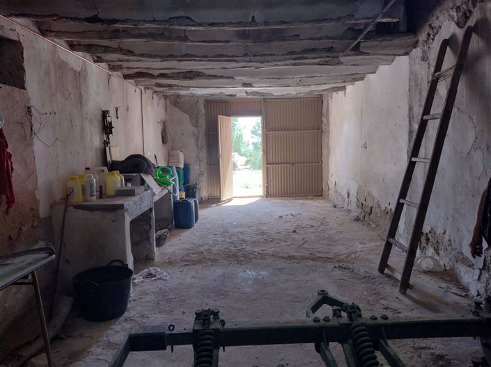 Image No.12-4 Bed Farmhouse for sale