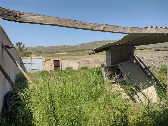 Image No.18-4 Bed Farmhouse for sale