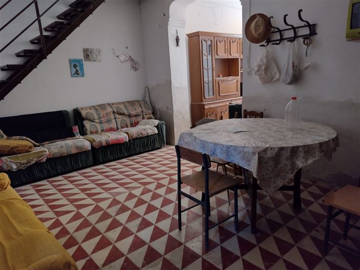 Image No.2-4 Bed Farmhouse for sale