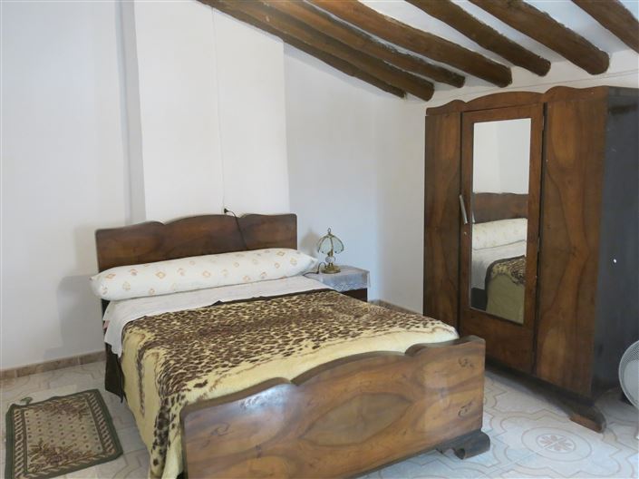 Image No.26-2 Bed Townhouse for sale