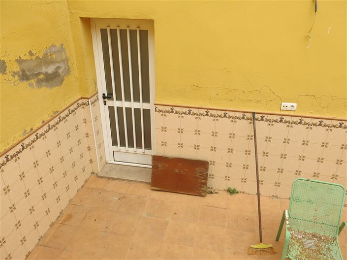 Image No.9-2 Bed Townhouse for sale