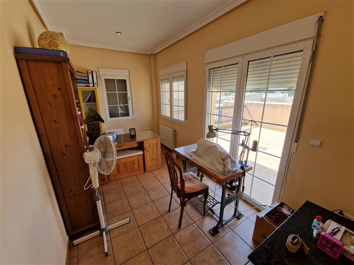 Image No.22-5 Bed Townhouse for sale