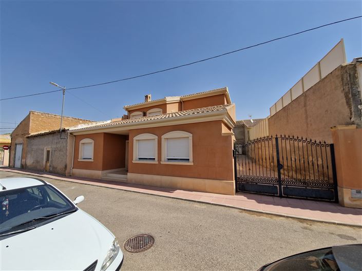 Image No.2-5 Bed Townhouse for sale