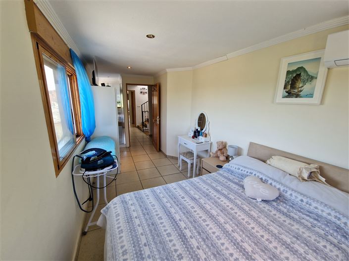 Image No.24-3 Bed Townhouse for sale