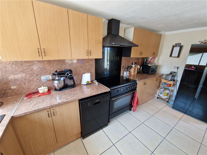 Image No.8-3 Bed Townhouse for sale