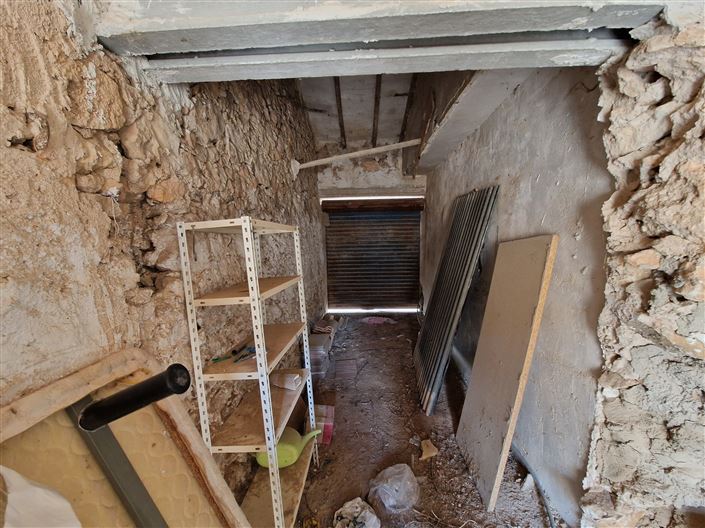 Image No.18-2 Bed Townhouse for sale