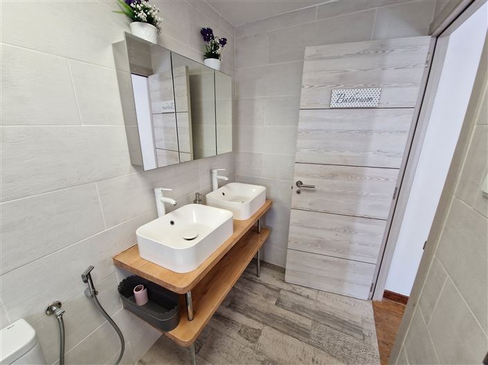 Image No.30-7 Bed Country House for sale