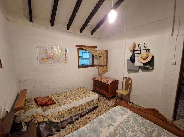 Image No.13-4 Bed Townhouse for sale